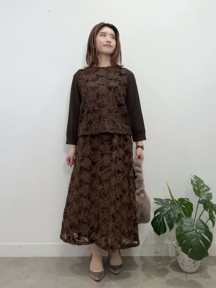Suma Una本部スタッフさんの「SunaUna｜【モールレース／セットアップ可】ふんわりタックスカート」を使ったコーディネート