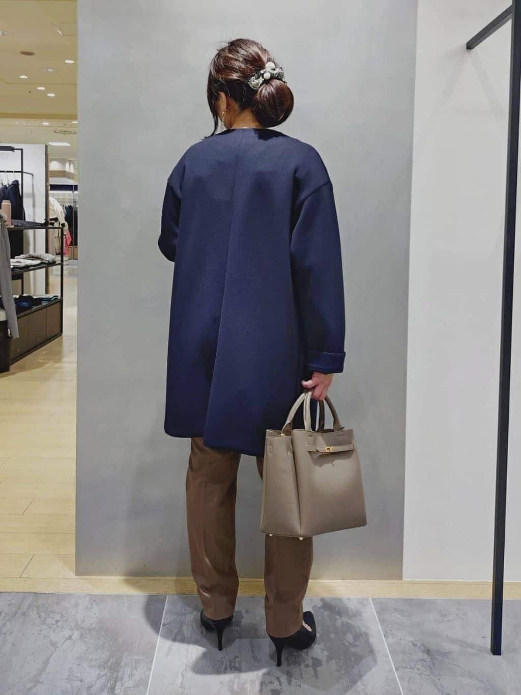 TOMOMIさんの「INDIVI｜【褒められパンツ/ウール混】スティックパンツ」を使ったコーディネート