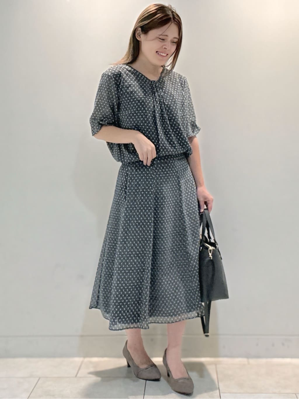 S&auml;K&iuml;さんの「Reflect｜【マシンウォッシュ可／セットアップ可】コツキ柄プリントブラウス」を使ったコーディネート