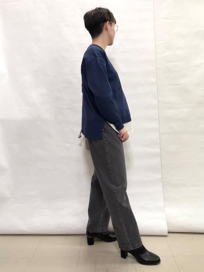 なっちゃんさんの「SHOO･LA･RUE｜【S-LL】程よくゆったりな 柔らかデニムテーパードパンツ」を使ったコーディネート