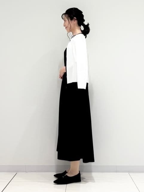 kayoさんの「INDIVI｜【通年活躍！／アンサンブル可能】クルーネックカーディガン」を使ったコーディネート