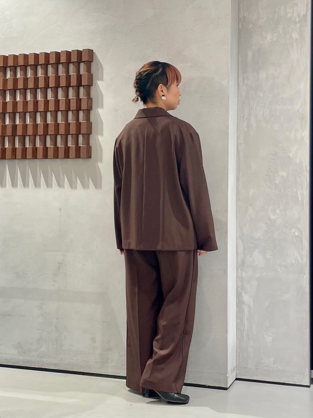 KOUさんの「INDIVI｜Comfy SET UP｜イージーストレートワイドパンツ【セットアップ対応／通勤/カセット服】」を使ったコーディネート