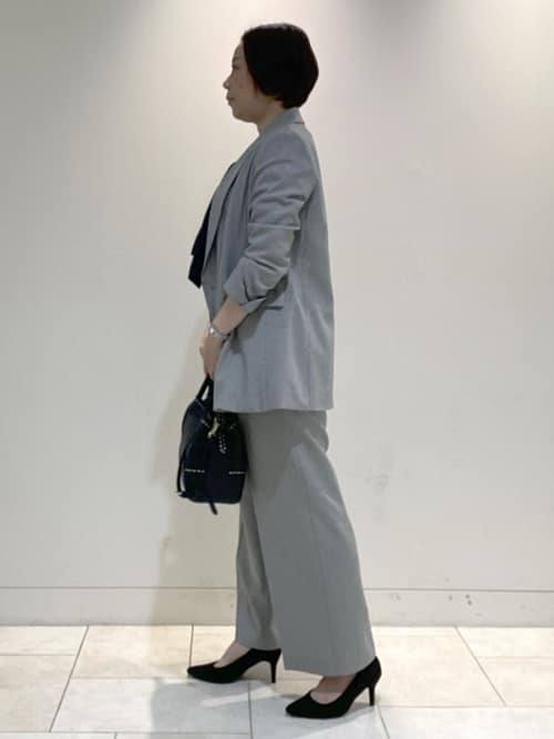 フミさんの「Reflect｜【キレイめスタイル／通勤におすすめ◎】ボウタイシャンブレーカラーブラウス」を使ったコーディネート