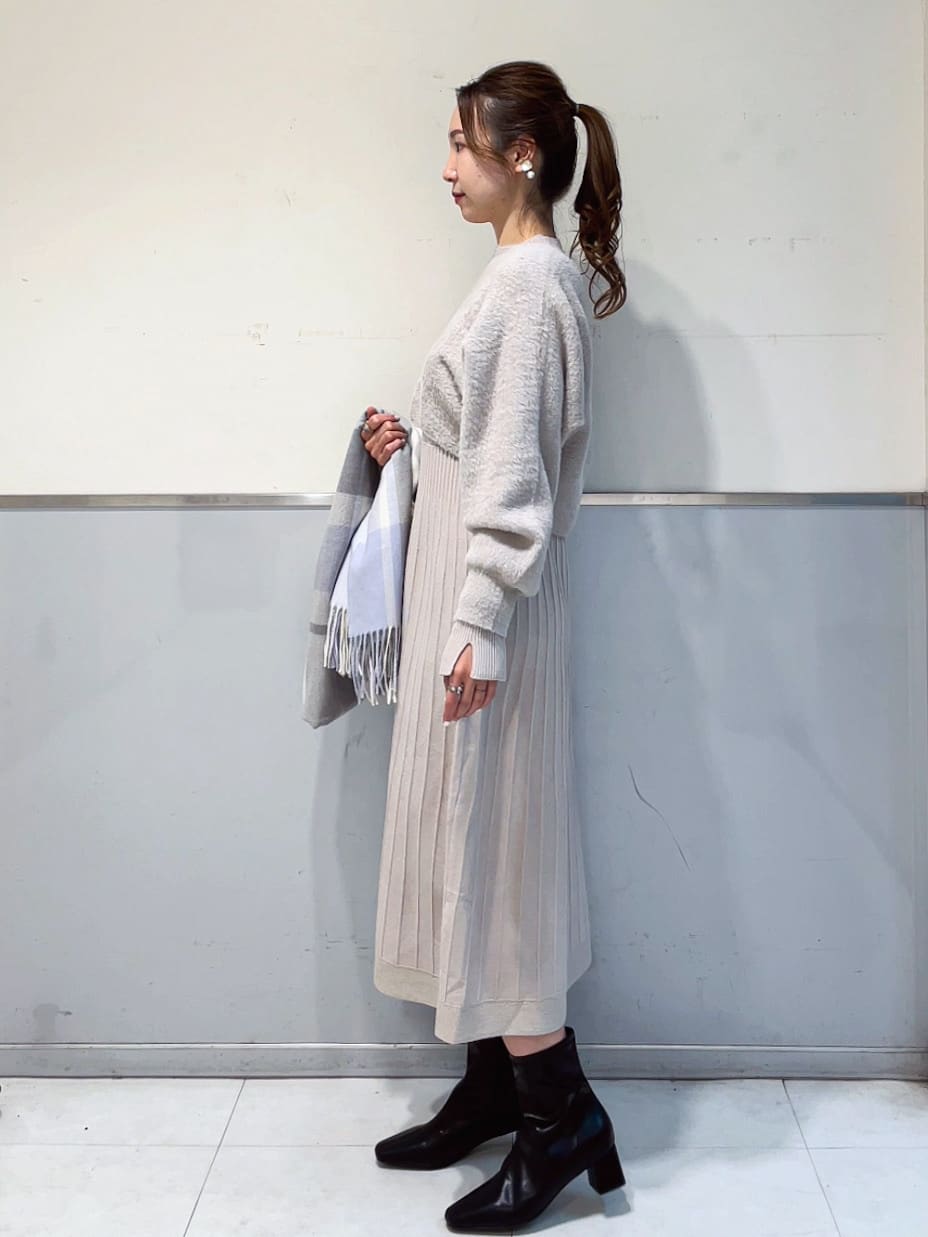 ミーさんの「index｜ラメフェザープルオーバーセット ニットワンピース【洗濯機OK】《XS～LL》」を使ったコーディネート