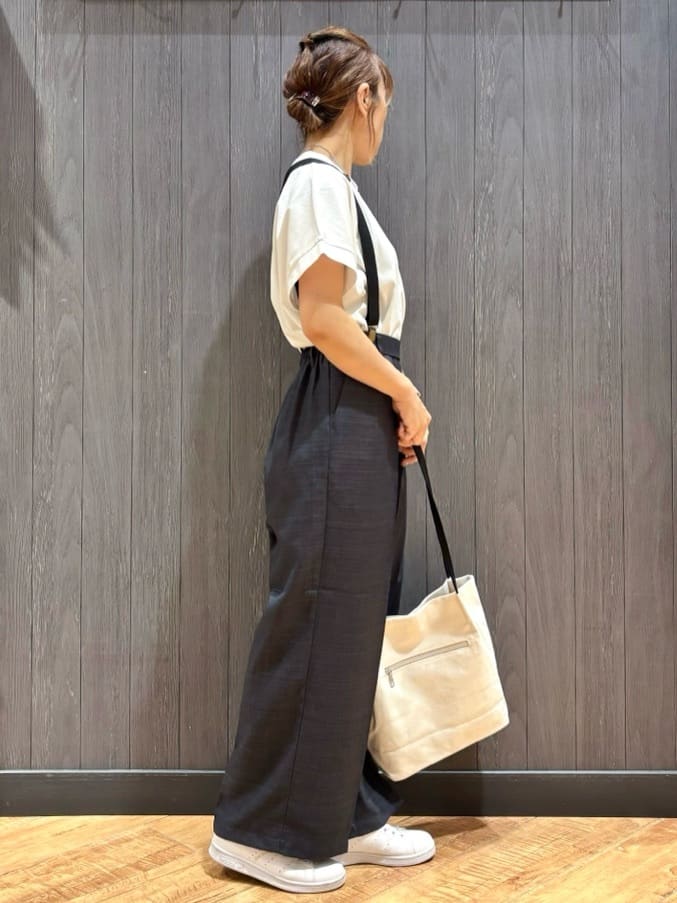 meiさんの「SHOO･LA･RUE｜【S-LL/汗ジミ軽減/ひんやり/UV】体型カバーに タック入りドルマントップス」を使ったコーディネート