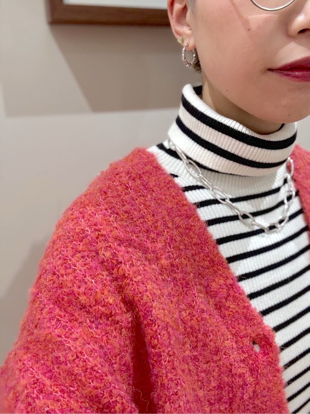 Ayumiさんの「SHOO･LA･RUE｜ブークレカラーVネックカーディガン」を使ったコーディネート