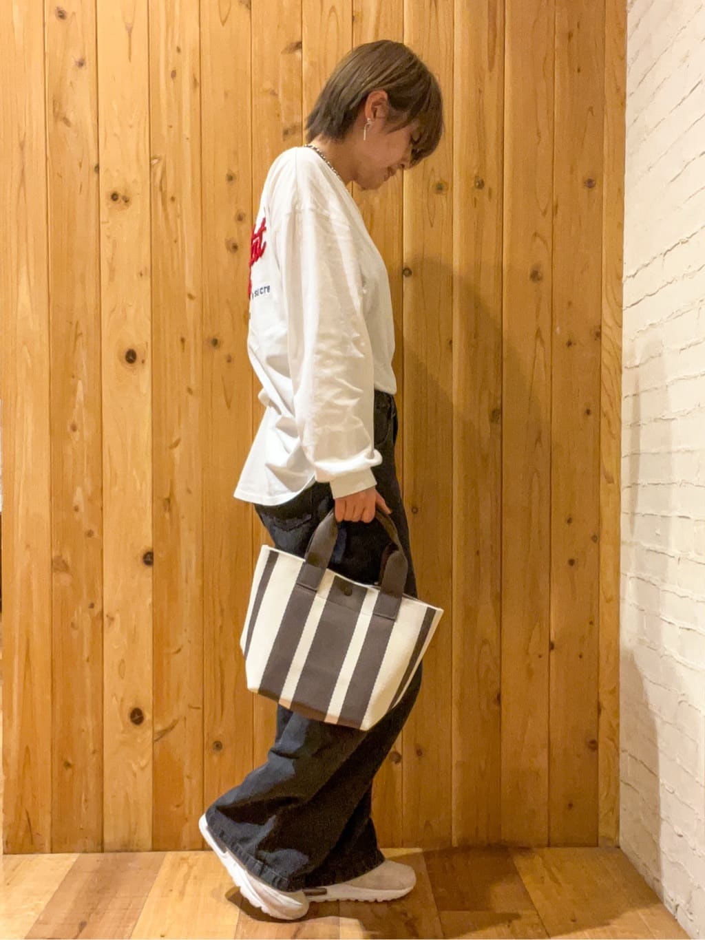 m.さんの「SHOO･LA･RUE｜グラフィックアソート BIGロンT」を使ったコーディネート