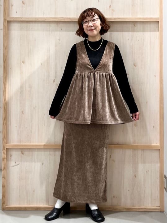 nakoさんの「THE SHOP TK｜【ふわふわあったか】フェザーカーディガン」を使ったコーディネート