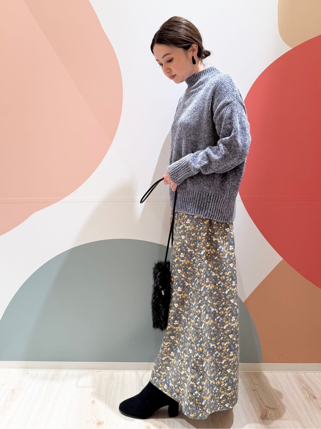 長女さんの「SHOO･LA･RUE｜【S-LL】華やかで主役 花柄Aラインスカート」を使ったコーディネート