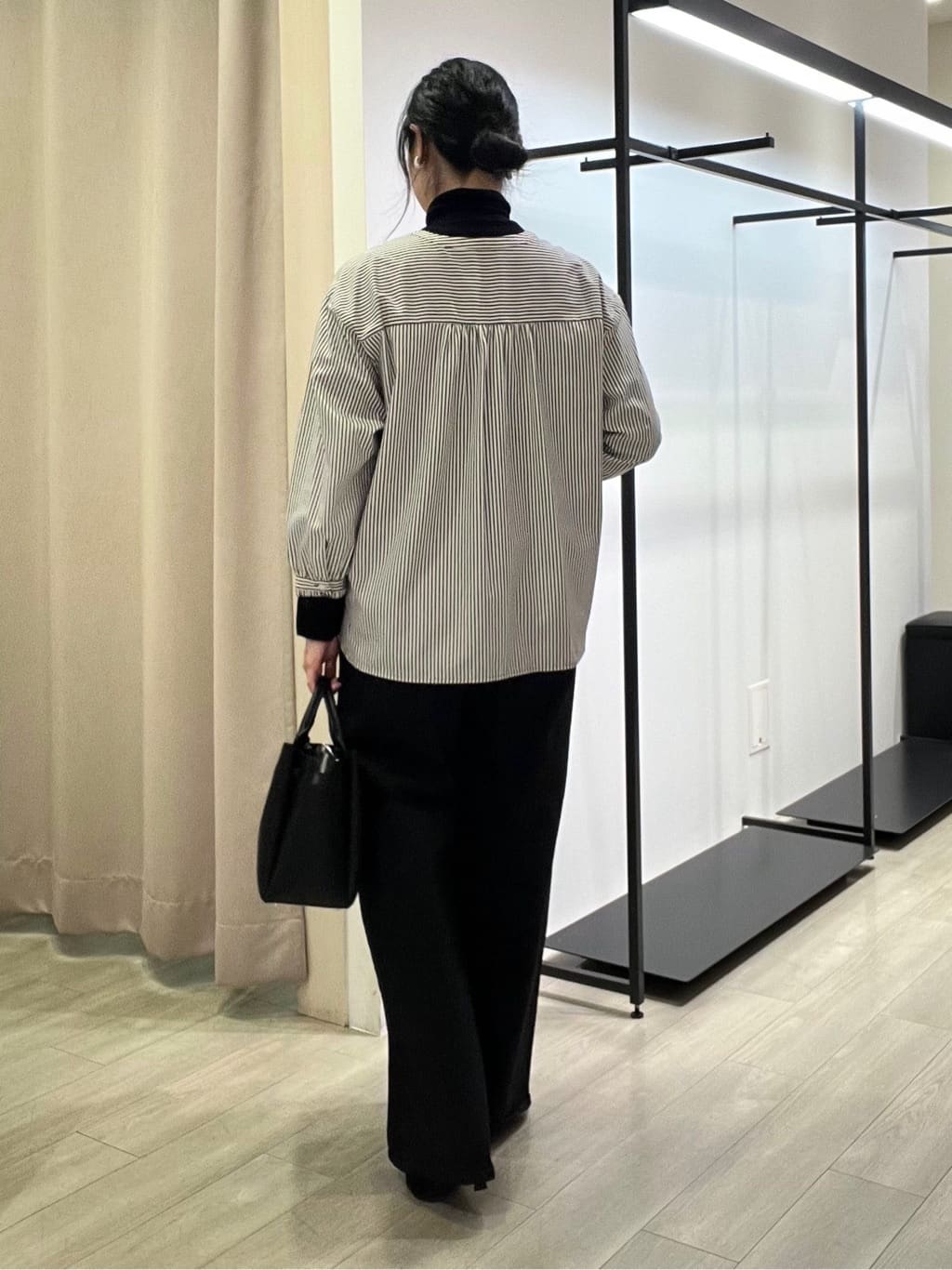 TOMOMIさんの「INDIVI｜【洗える】胸元タックフリル長袖ブラウス」を使ったコーディネート