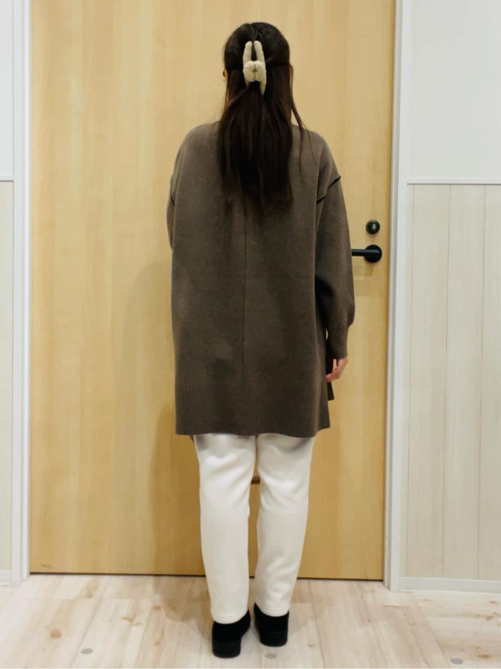 minamiさんの「SHOO･LA･RUE｜【洗濯機可/毛玉レス】上品に体型カバー チュニックニットワンピース」を使ったコーディネート