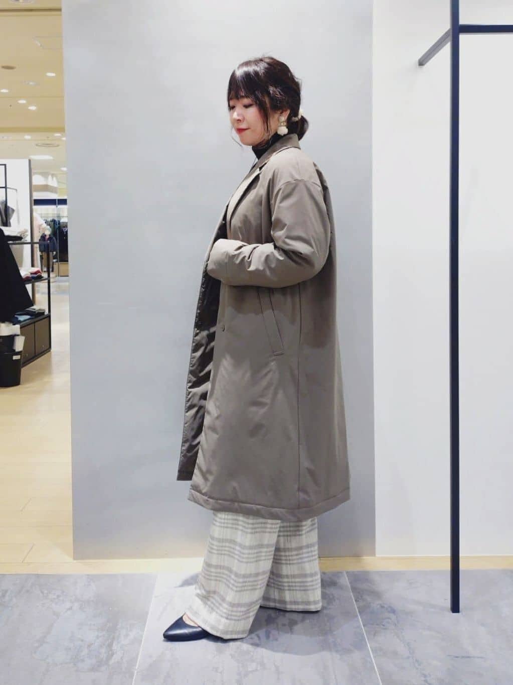 TOMOMIさんの「INDIVI｜【超軽量／蓄熱】ライトパフチェスターコート」を使ったコーディネート