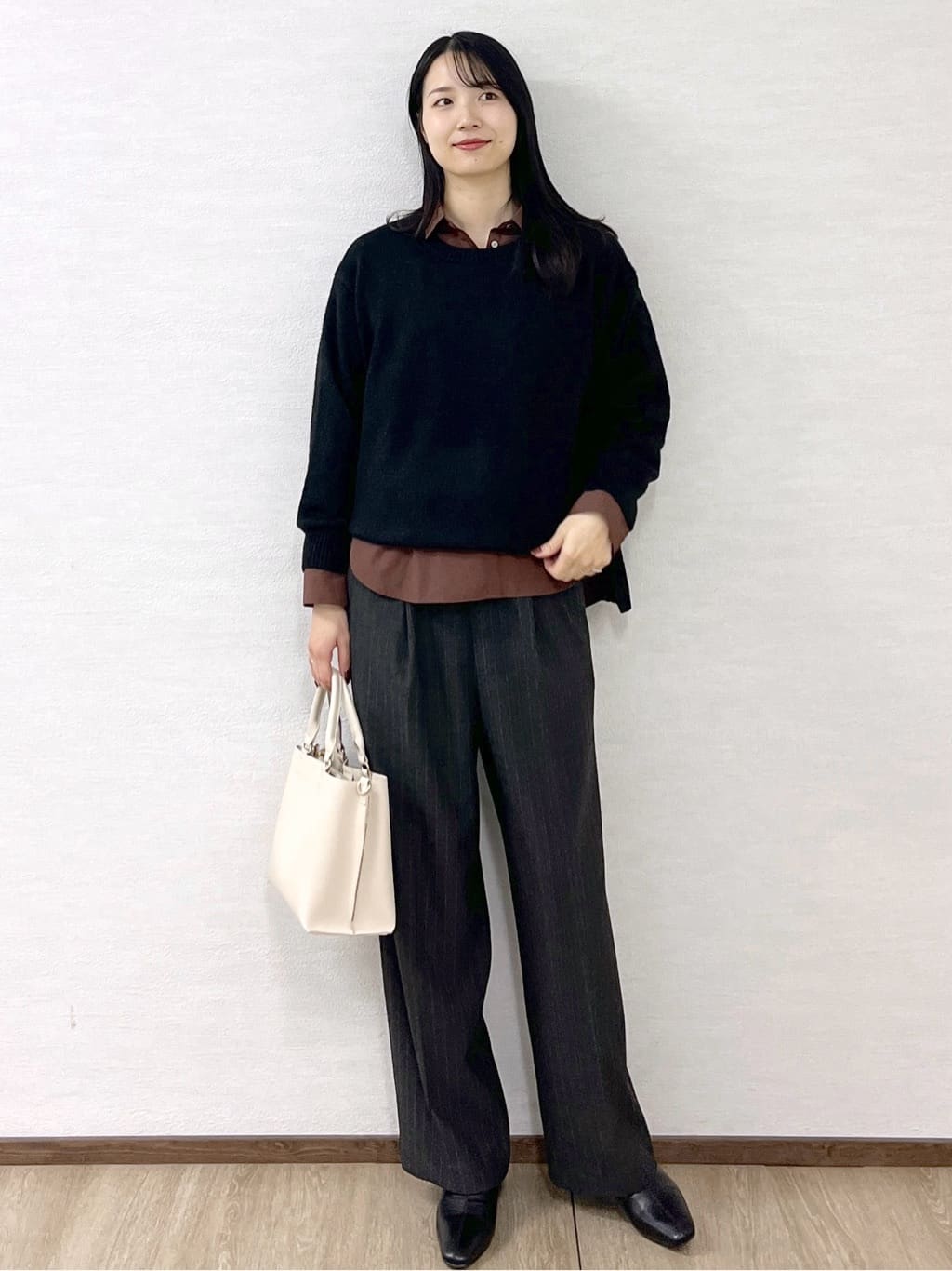 sachikoさんの「OPAQUE.CLIP｜ポケット刺繍レギュラーカラーシャツ【洗濯機OK】」を使ったコーディネート