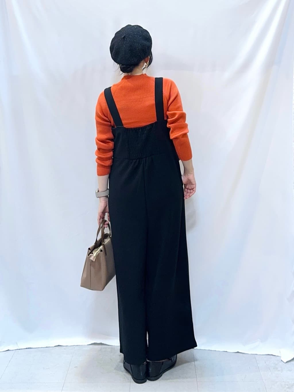 𝐇𝐢𝐫𝐨𝐦𝐢さんの「SHOO･LA･RUE｜【洗える/S-LL】ティアードフリルサロペット」を使ったコーディネート