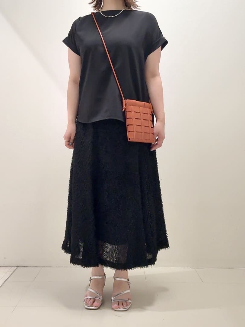 YUIさんの「UNTITLED｜【セットアップ可/はっ水/通勤】リラククール 半袖ブラウス」を使ったコーディネート