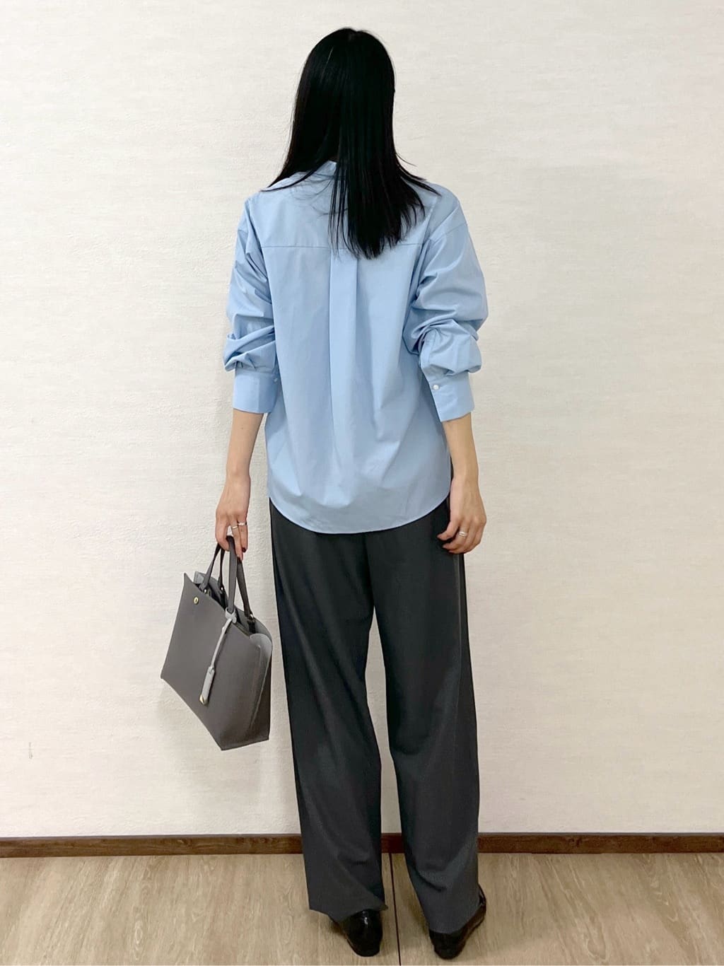 sachikoさんの「OPAQUE.CLIP｜ポケット刺繍レギュラーカラーシャツ【洗濯機OK】」を使ったコーディネート