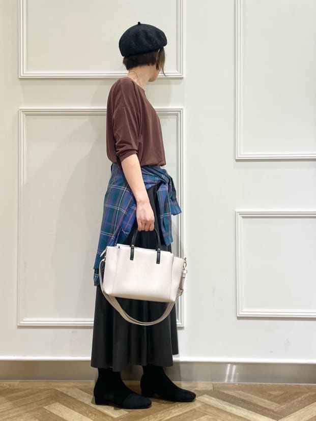 SOさんの「SHOO･LA･RUE｜【7分袖】裾タックデザインカットソー」を使ったコーディネート