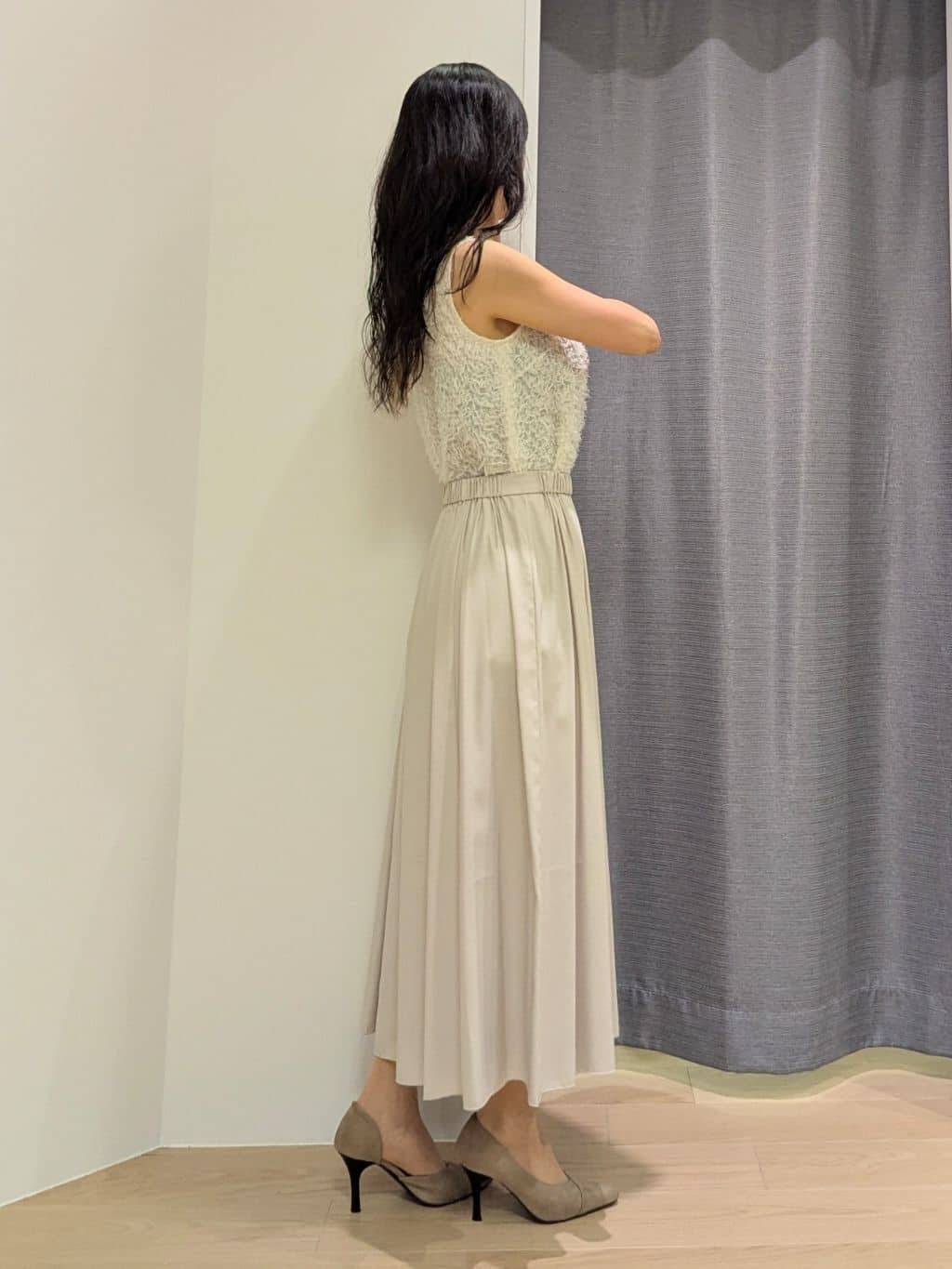 miiさんの「INDIVI｜レザー調ギャザースカート」を使ったコーディネート