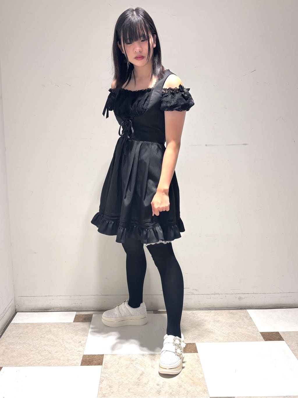 夜桜さんの「ESPERANZA｜ビジューバックルWストラップレーススニーカー」を使ったコーディネート
