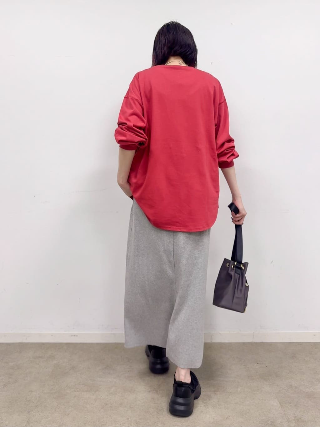 𝐜𝐡𝐢𝐤𝐚さんの「SHOO･LA･RUE｜グラフィックアソート BIGロンT」を使ったコーディネート