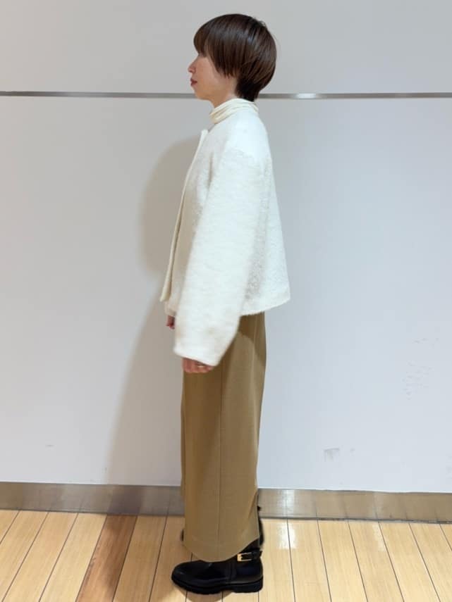 あやさんの「UNTITLED｜【ジャケット風/メタルボタン】アルパカ混シャギーカーディガン」を使ったコーディネート