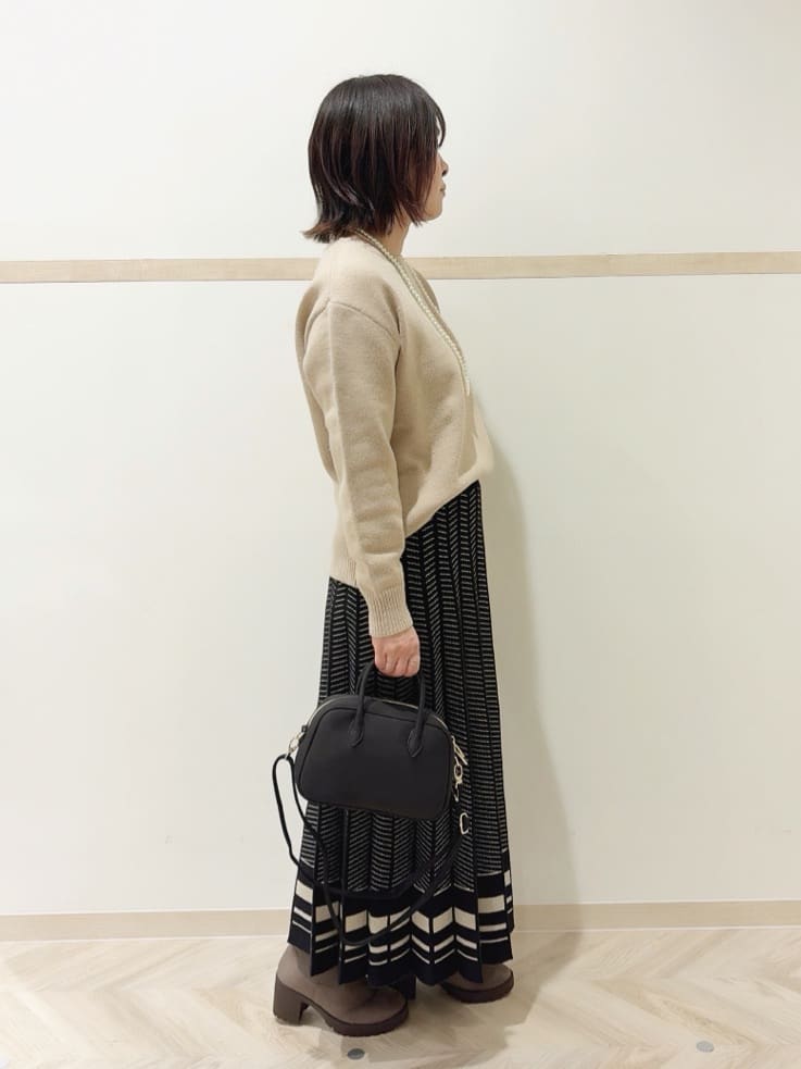 だいちゃさんの「SHOO･LA･RUE｜【S-LL/洗濯機可】さりげないラメが上品　クルーネックニット」を使ったコーディネート