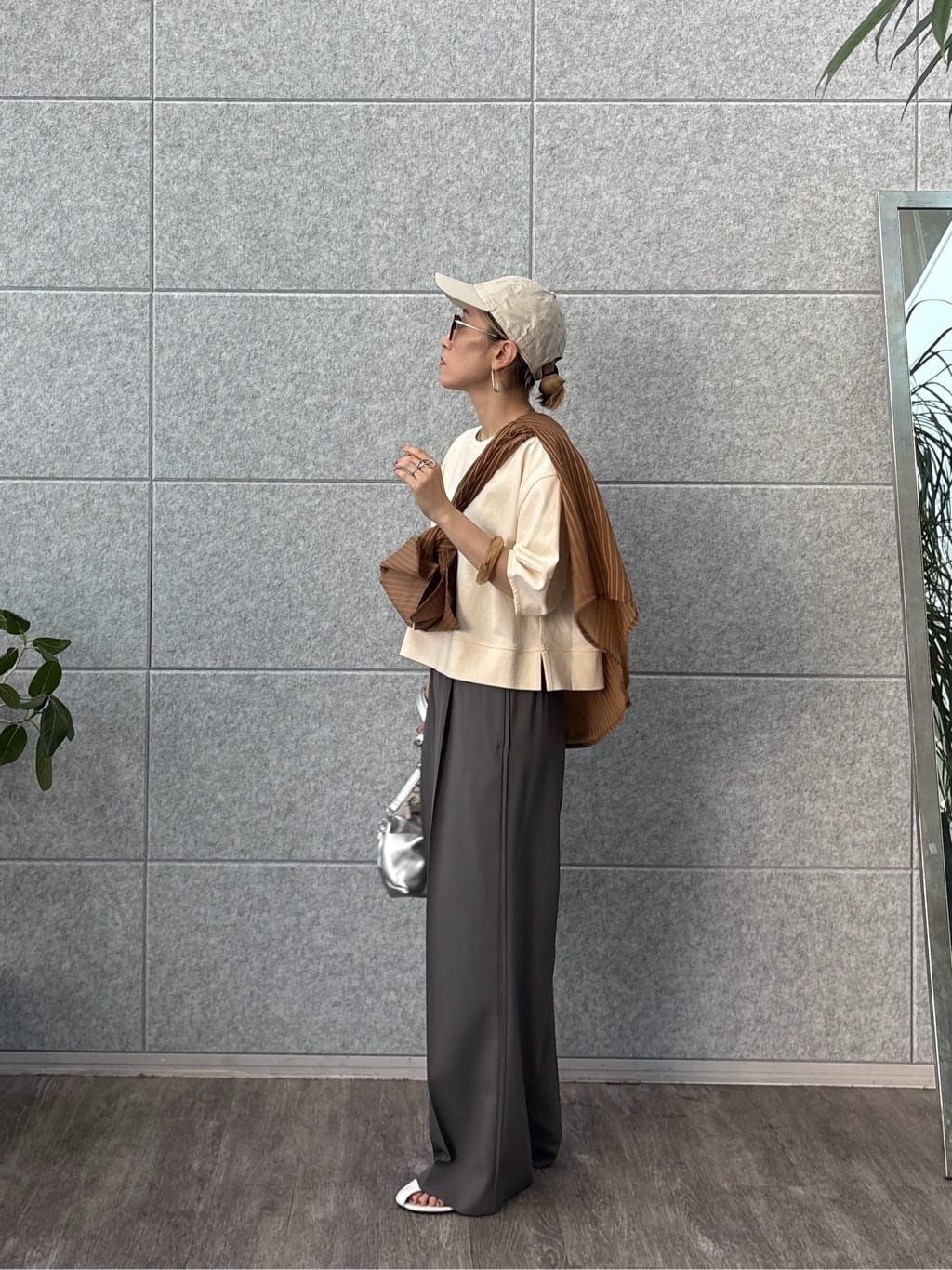 kotakiさんの「INDIVI｜フォルムスリーブカットソー」を使ったコーディネート