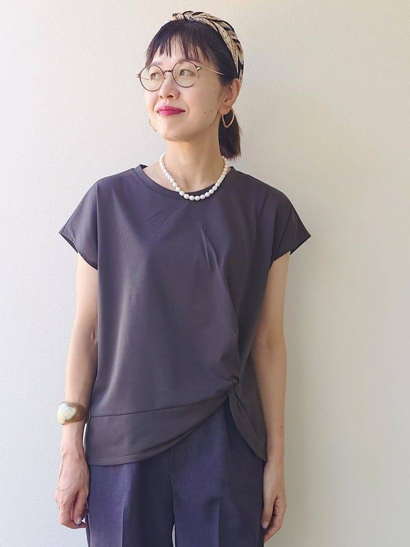 MUTSUKOさんの「UNTITLED｜【洗える/Tシャツ】ツイストプルオーバー」を使ったコーディネート