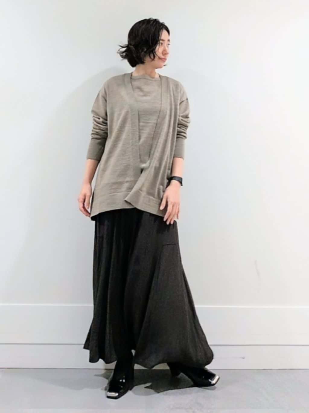 ミズタさんの「UNTITLED｜【アンサンブル可/洗える/ボタンなし】シルクウールカシミヤ 着流しカーディガン」を使ったコーディネート