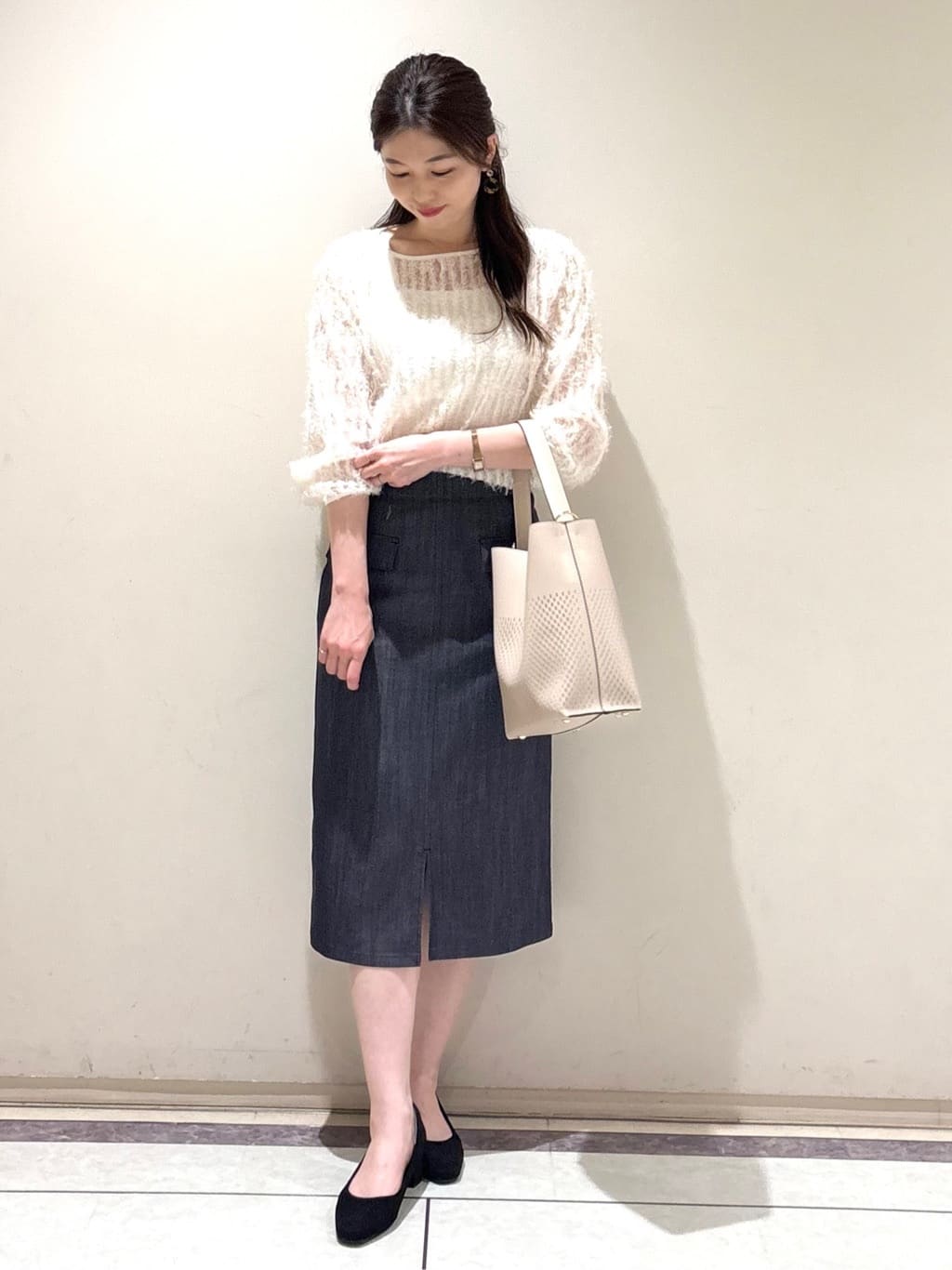 sakiさんの「COUP DE CHANCE｜【手洗い可／日本製】フェザーチュールのブラウス」を使ったコーディネート