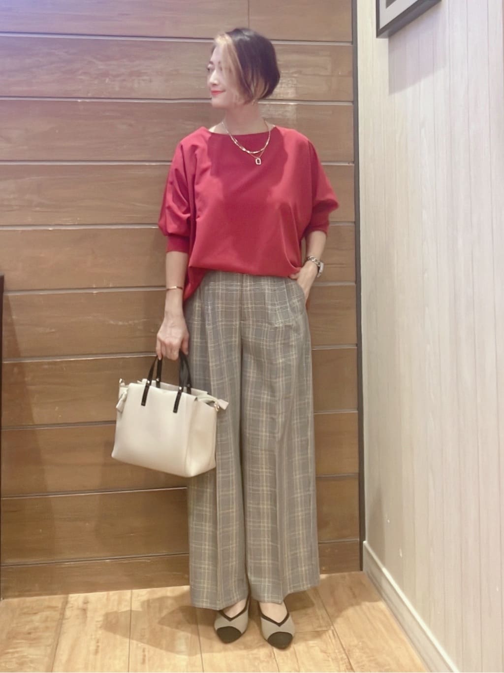 aaamiさんの「SHOO･LA･RUE｜【高レビュー/洗濯後しわになりにくい】1枚でサマ見え 8分袖ドルマンブラウス」を使ったコーディネート