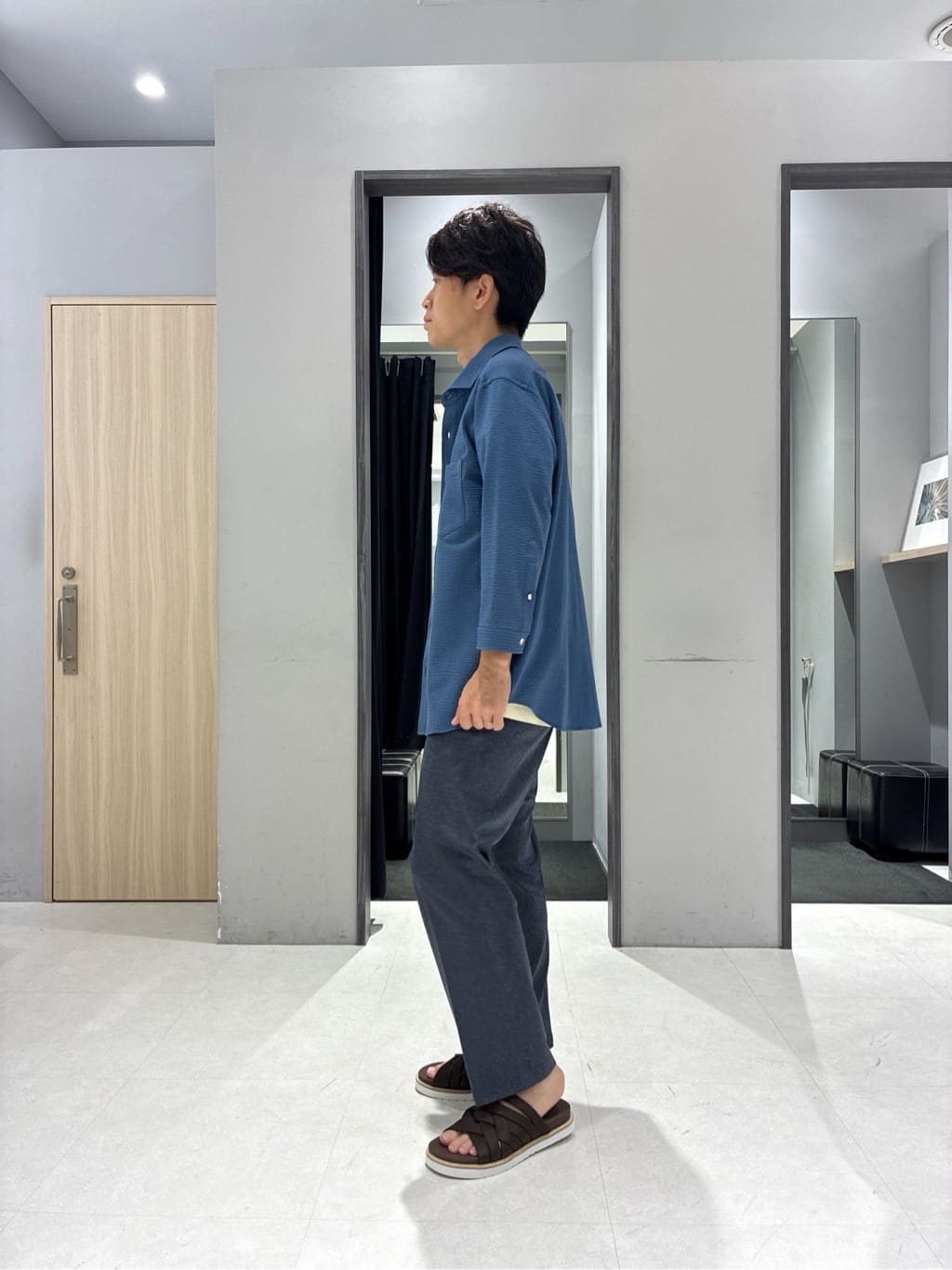 わいずみさんの「TAKEO KIKUCHI｜【抗菌防臭／5サイズ展開】ハイゲージポンチ Tシャツ」を使ったコーディネート