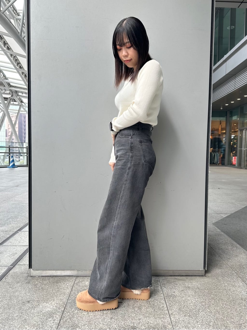 あずみさんの「ESPERANZA｜厚底2WAYフェイクムートンサボ」を使ったコーディネート