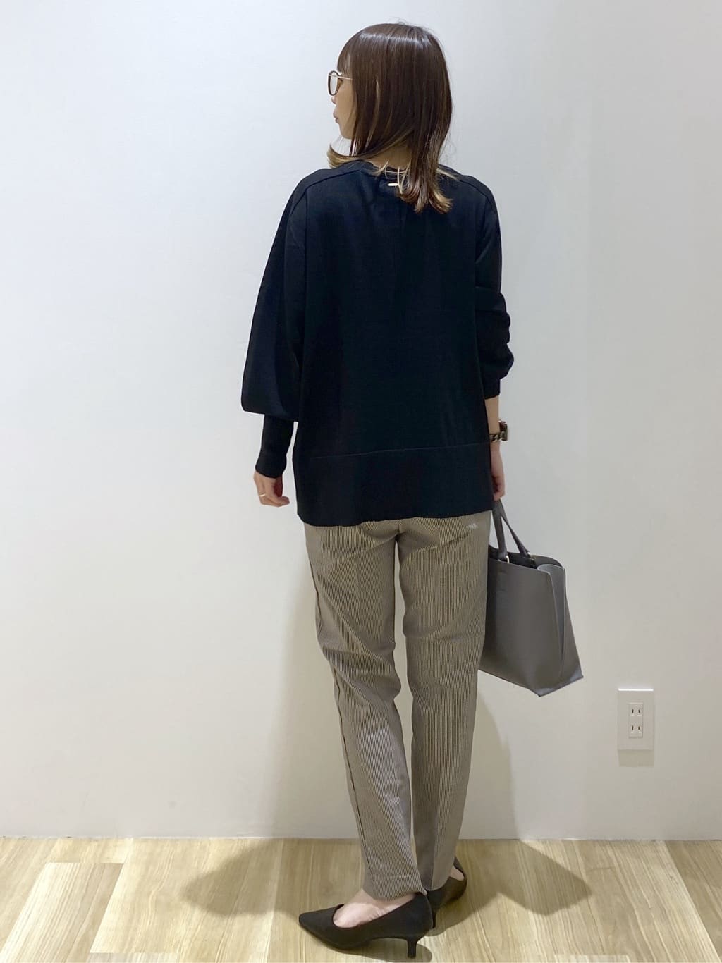 えりさんの「OPAQUE.CLIP｜リラクシーVネックニット【洗濯機洗OK】《6col》」を使ったコーディネート