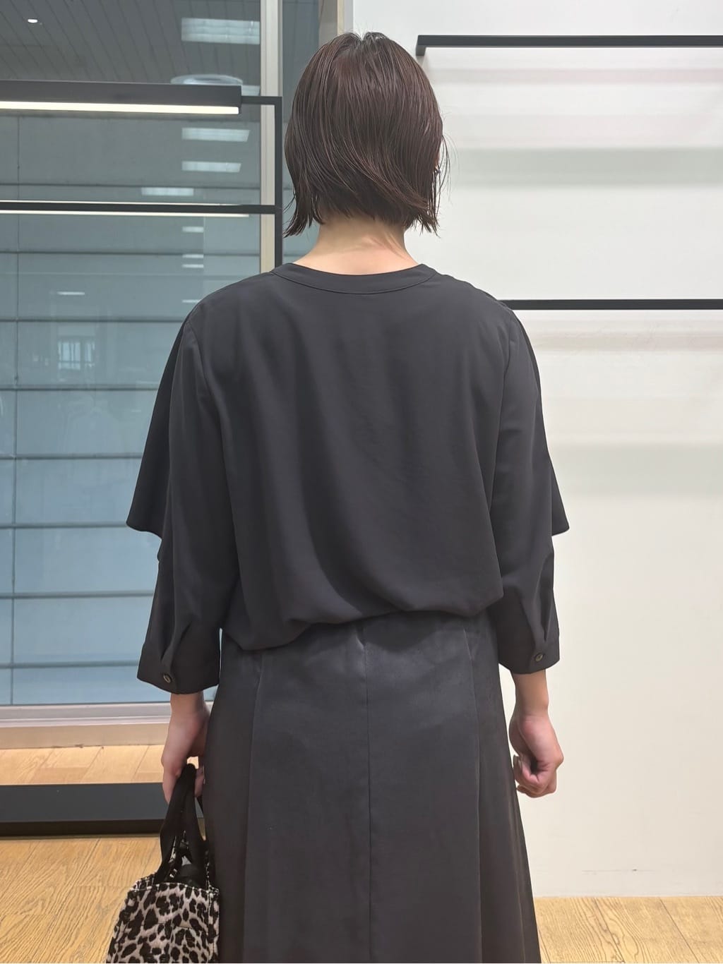 asamiさんの「INDIVI｜【羽織りとしても活躍！】ケープカラーブラウス」を使ったコーディネート