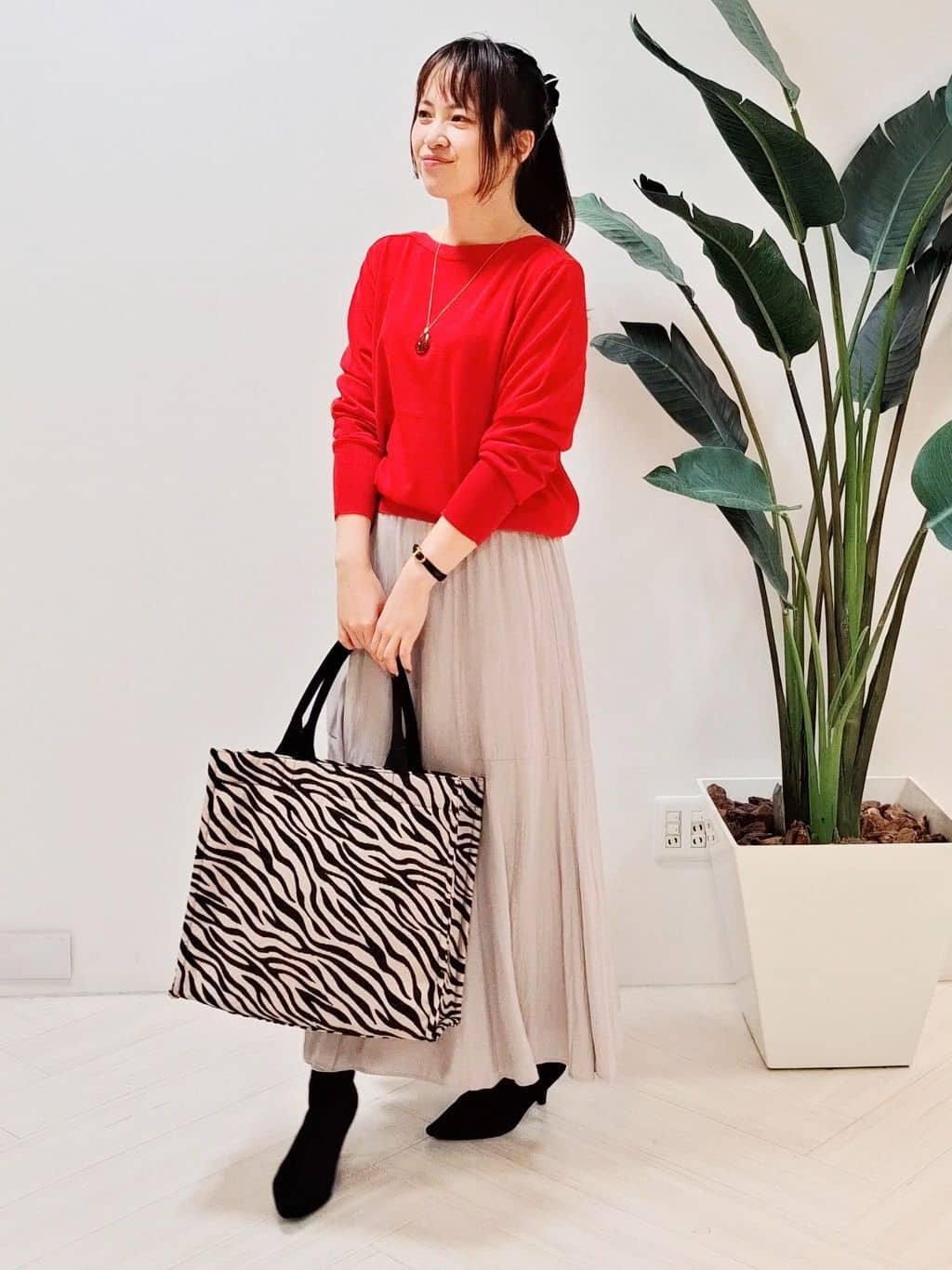 YuKaRiさんの「UNTITLED｜【アンサンブル可/洗える】シルクウールカシミヤ ドルマンスリーブニット」を使ったコーディネート