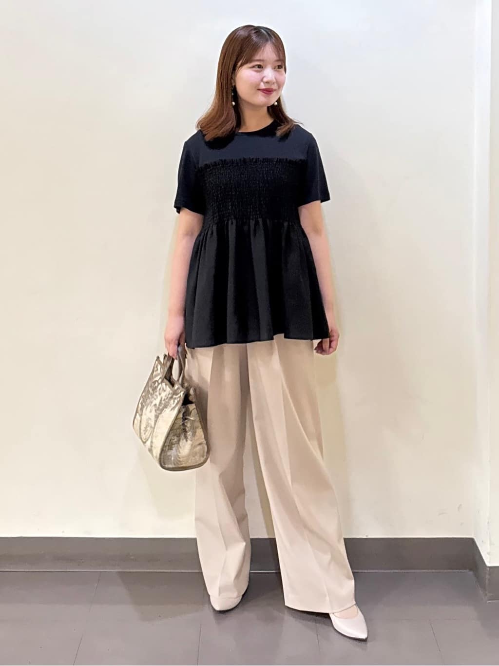いくみさんの「UNTITLED｜【コットン100/洗える/Tシャツ】シャーリングドッキングペプラム」を使ったコーディネート