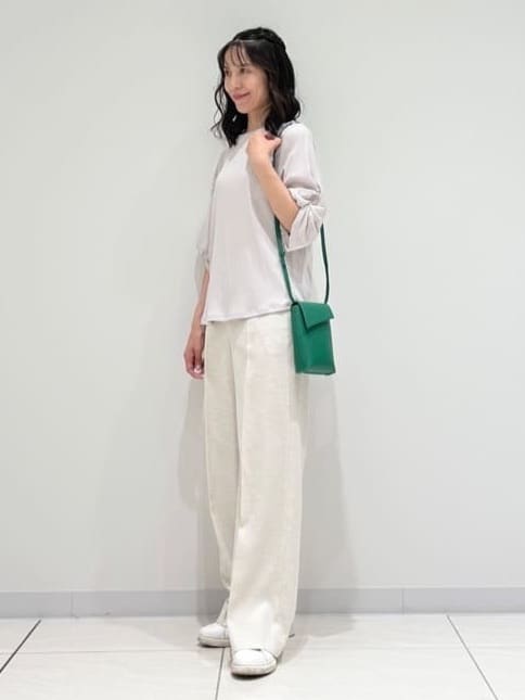 kayoさんの「INDIVI｜【UVケア／吸汗速乾】凹凸素材ねじり袖トップス」を使ったコーディネート