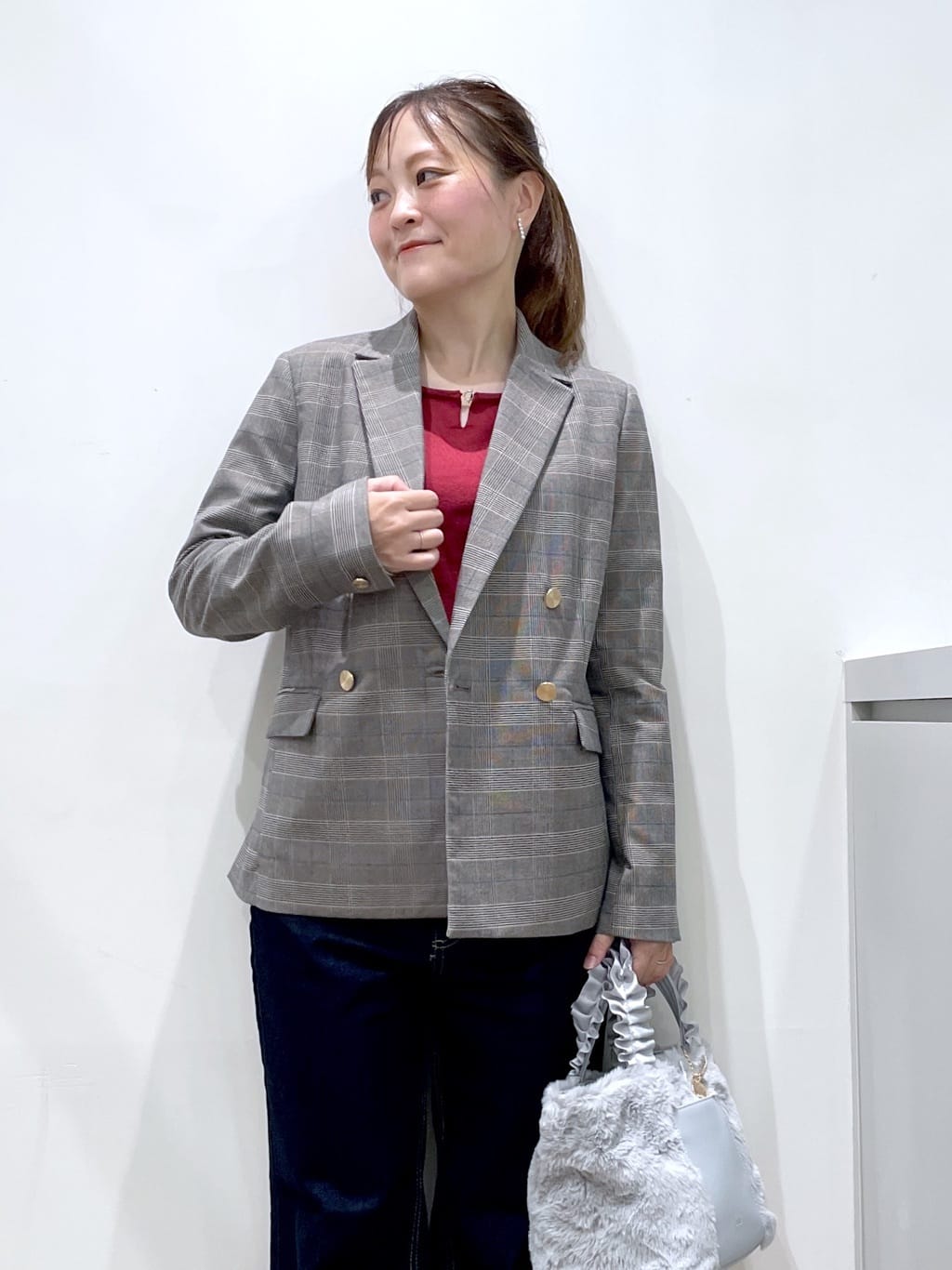 Junさんの「index｜パール調パーツ付きクルーネックニット【洗濯機OK】《8col／XS～3L》」を使ったコーディネート