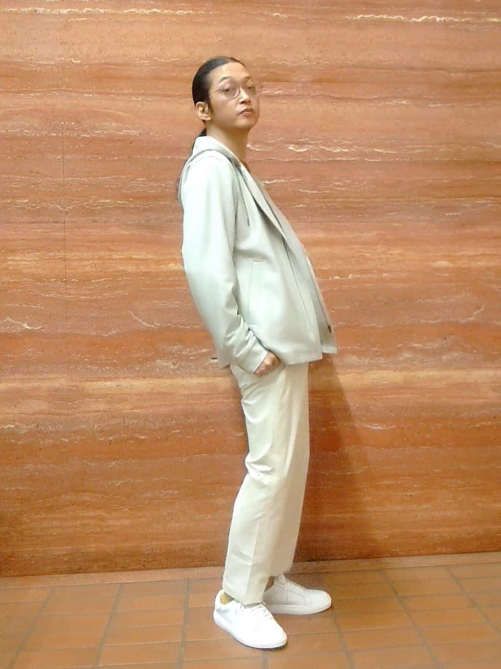 かしげるさんの「TAKEO KIKUCHI｜【JUST ONE LAYER】ダウンファブリックZIPパーカー」を使ったコーディネート