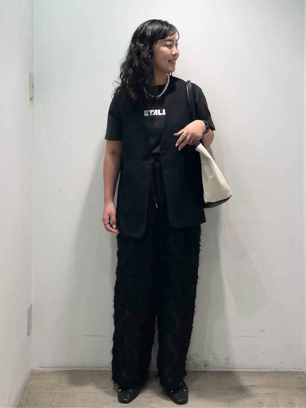 sumicaさんの「OPAQUE.CLIP｜リネンライクVネックジレ【洗濯機洗い可】」を使ったコーディネート