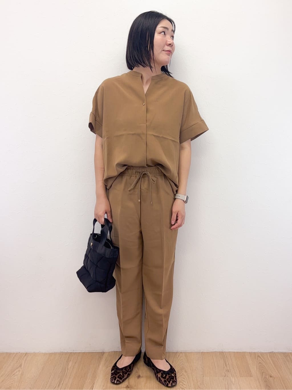Takeさんの「OPAQUE.CLIP｜《5色展開／SS-LLサイズ》スキッパー金ボタンブラウス／セットアップ対応【防シワ／ストレッチ／洗濯」を使ったコーディネート
