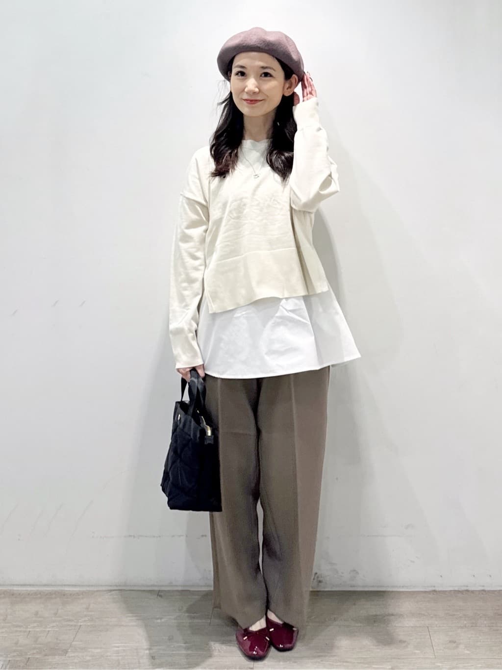 yuicciさんの「OPAQUE.CLIP｜《ツインセット》リラクシーサイドスリットニット&times;ドッキングタンク【洗濯機洗い可】」を使ったコーディネート