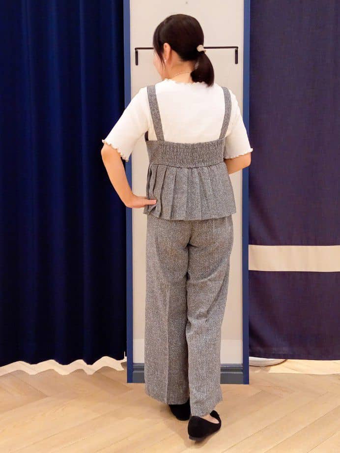 せきちゃんさんの「grove｜【2点SET/体型カバー】夏から秋まで着まわせる！プリーツビスチェセットアップ」を使ったコーディネート