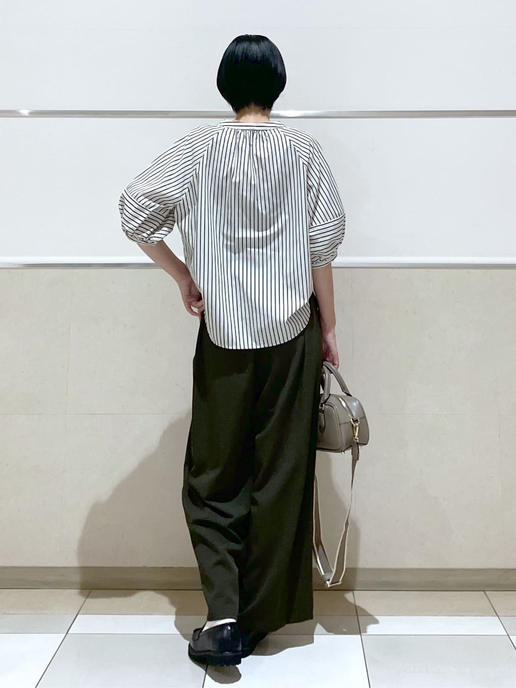 eriko さんの「Dessin｜【セットアップ可・洗える】ダブルタックワイドパンツ」を使ったコーディネート