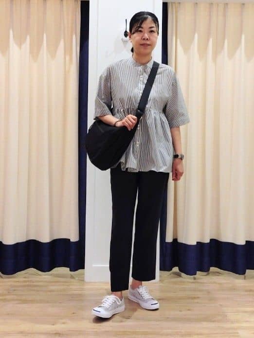 WATAさんの「Dessin｜【洗える／体型カバー】バンドカラーペプラムブラウス」を使ったコーディネート