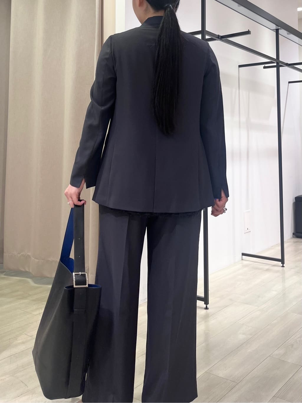 hasuさんの「INDIVI｜【軽く羽織れる！】ダブルジャケット」を使ったコーディネート