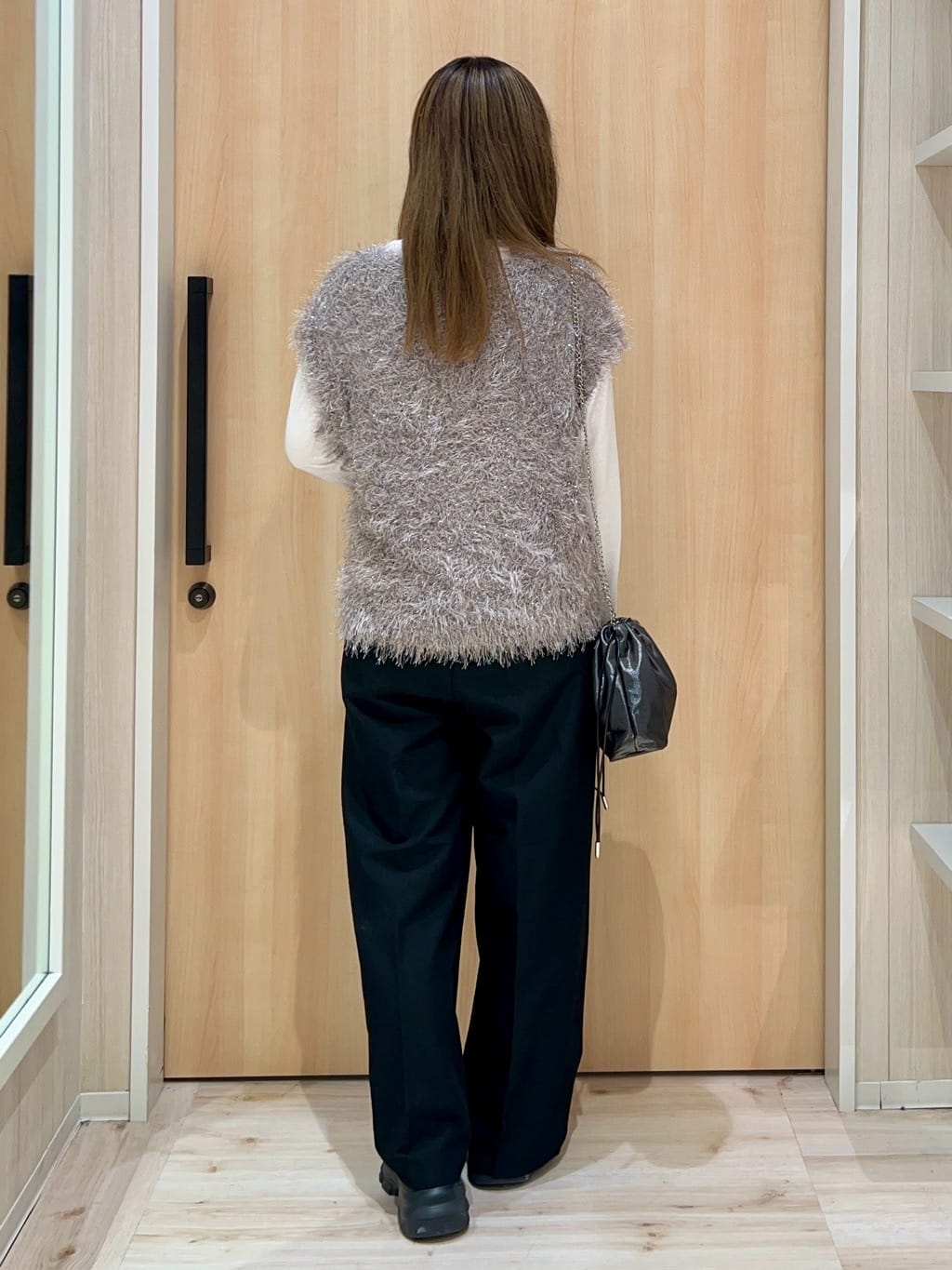 ひっかさんの「SHOO･LA･RUE｜【洗濯機可/S-LL】すっきり上品きれい見え タックワイドパンツ」を使ったコーディネート