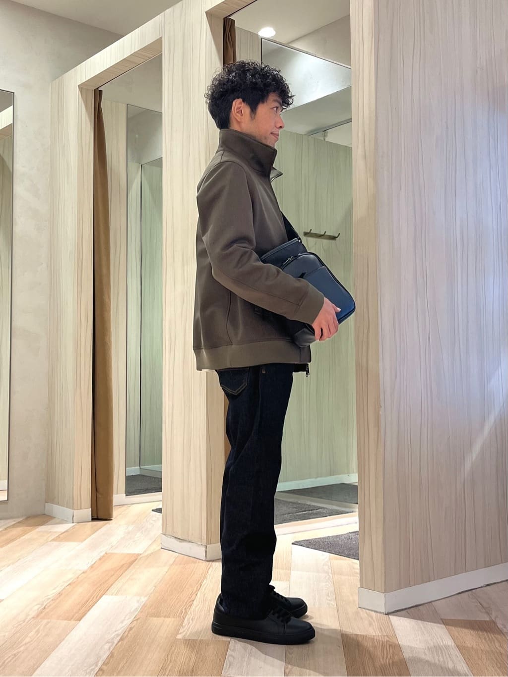 URAさんの「TAKEO KIKUCHI｜ニットライク プルオーバー」を使ったコーディネート