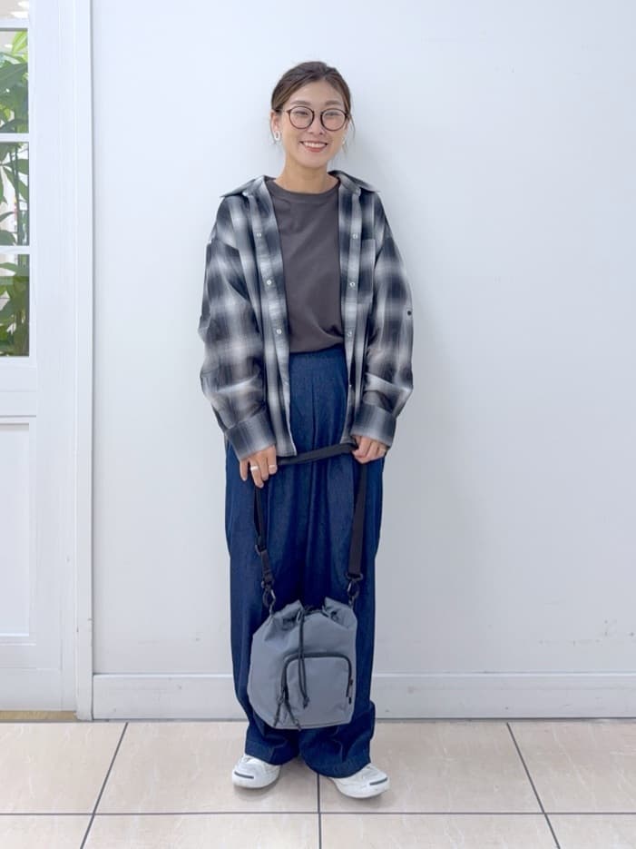 Osawaさんの「Dessin｜【洗える】シアーオンブレーチェックシャツ」を使ったコーディネート